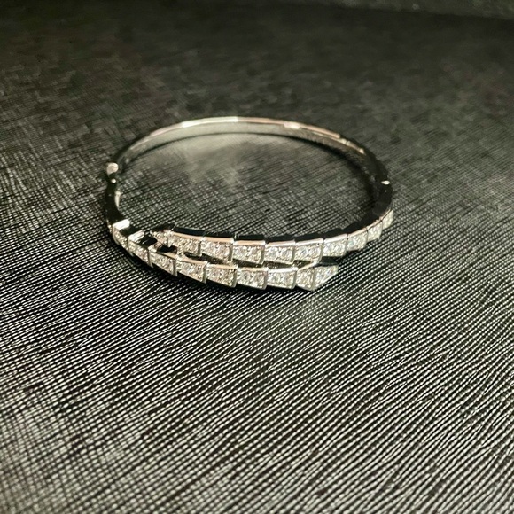 Serpentine set bracelet and earrings - Picture 8 of 15